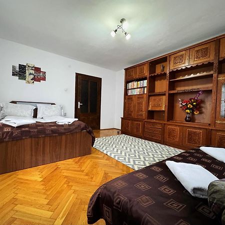 Casa Mary Hotel Hateg Bagian luar foto