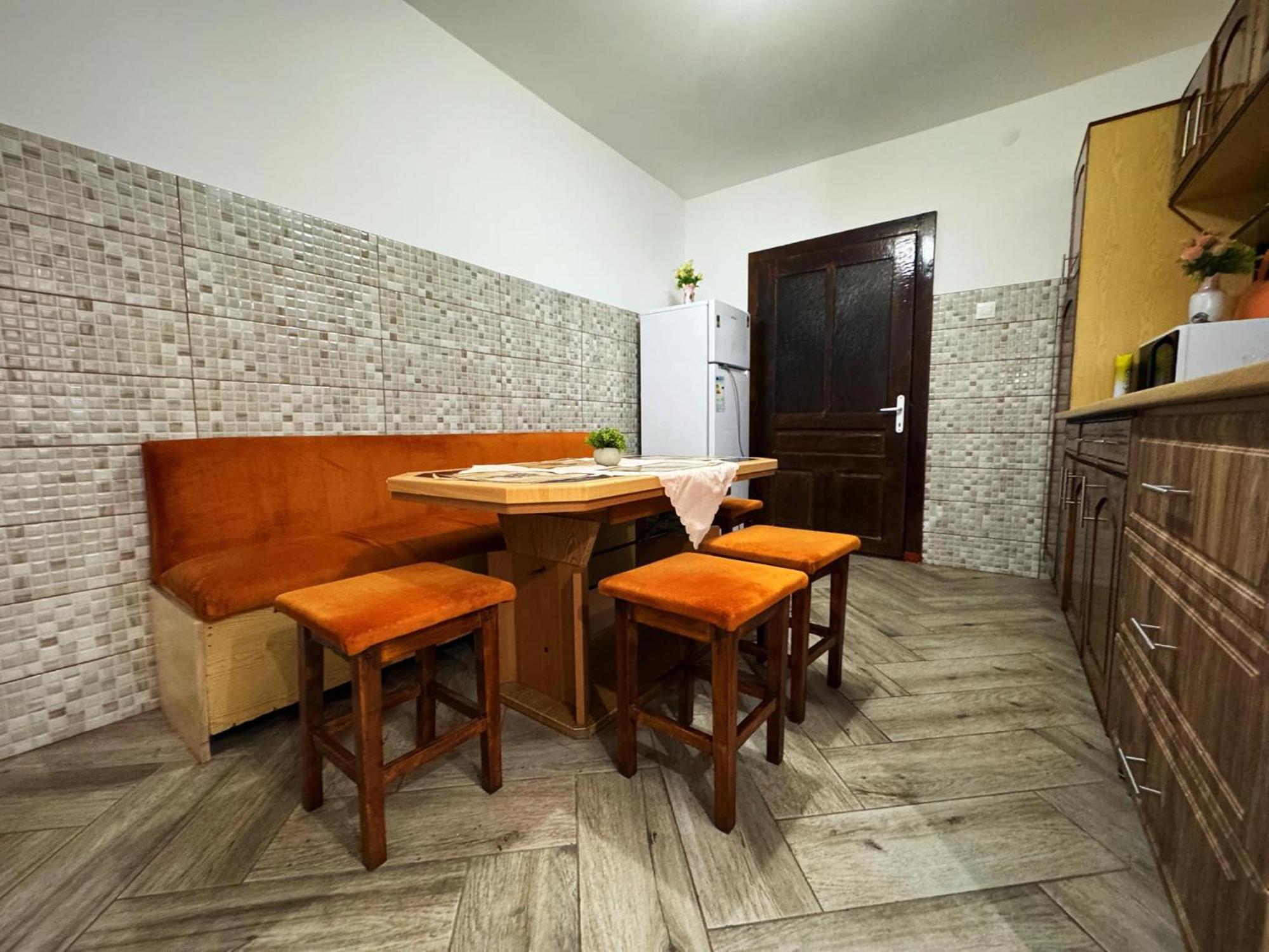 Casa Mary Hotel Hateg Bagian luar foto