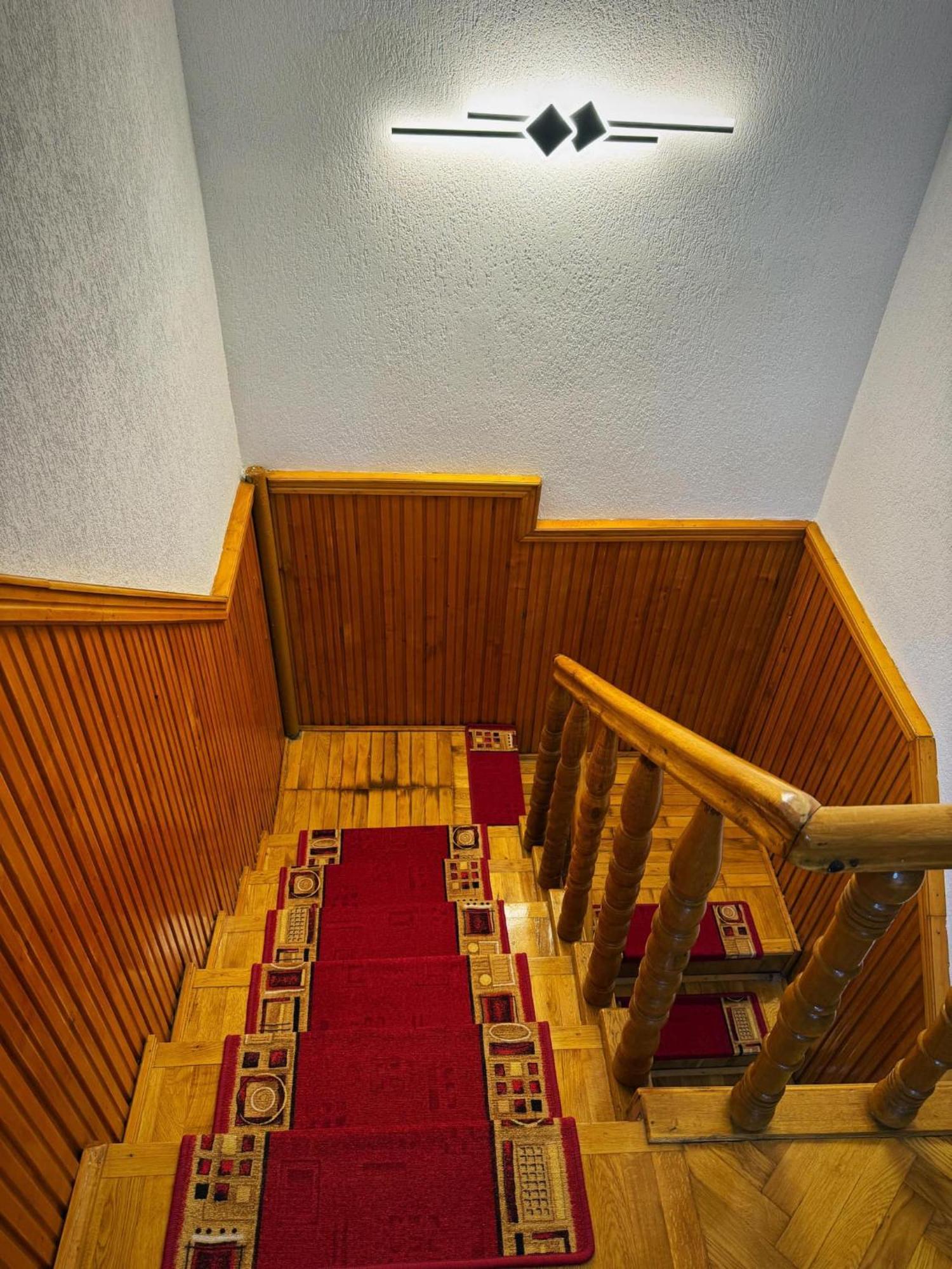 Casa Mary Hotel Hateg Bagian luar foto