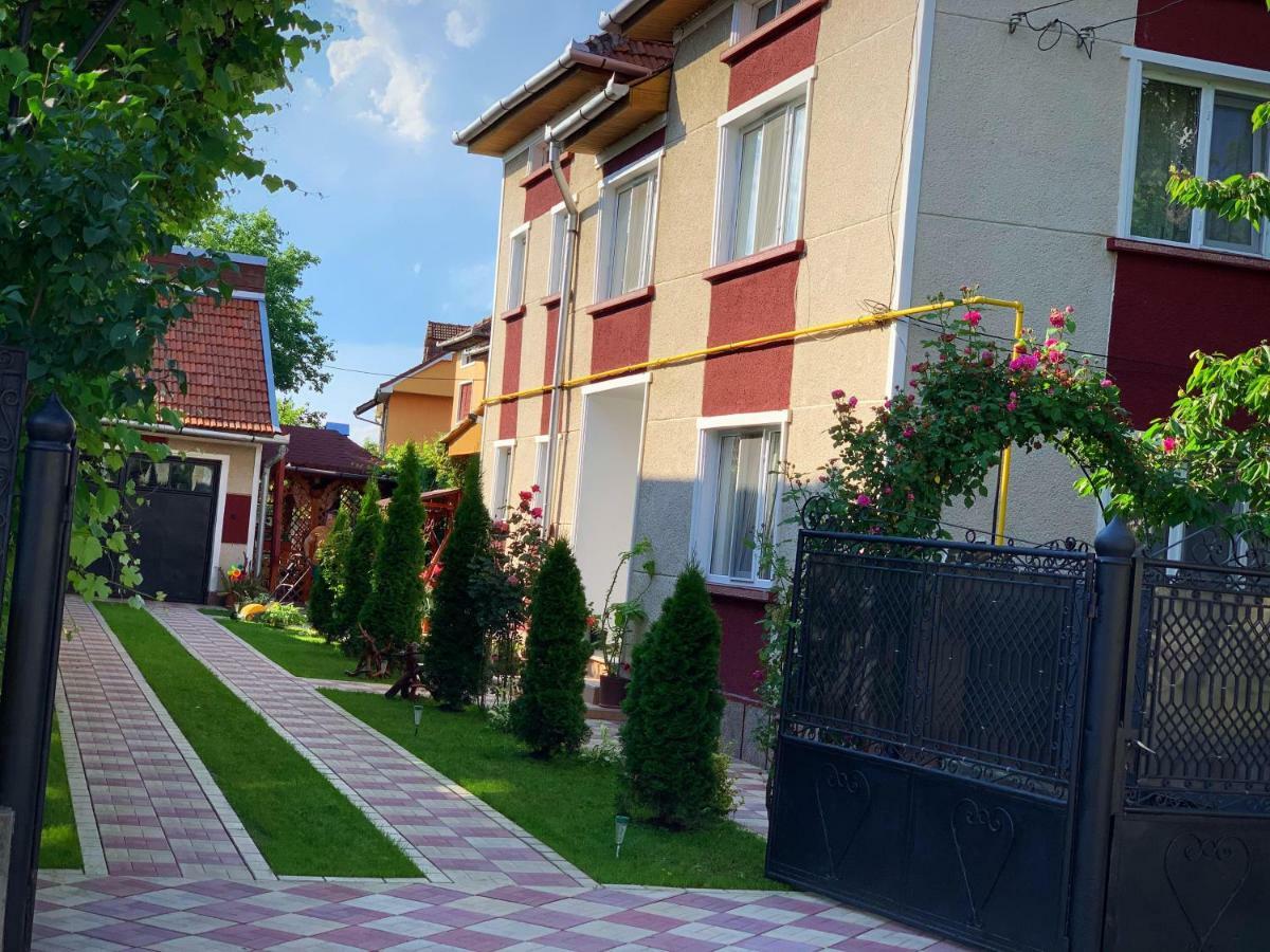 Casa Mary Hotel Hateg Bagian luar foto